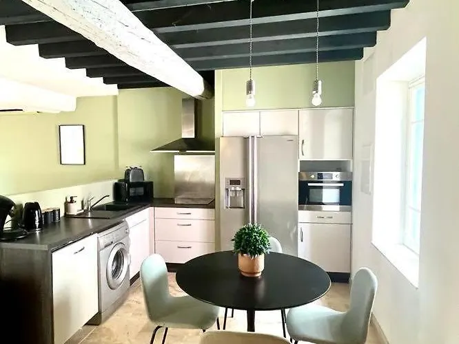 La Loge Des Remparts * Carcassonne